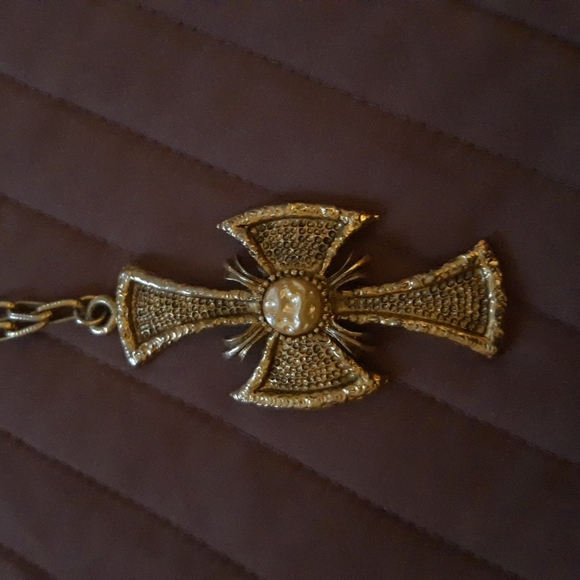 Cross necklace - Picture 4 of 4